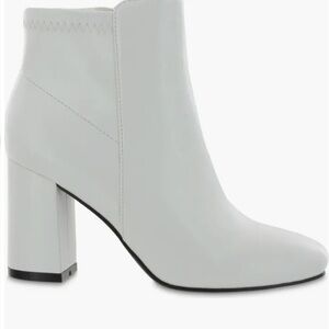 MIA Carla White Ankle Booties (8.5)